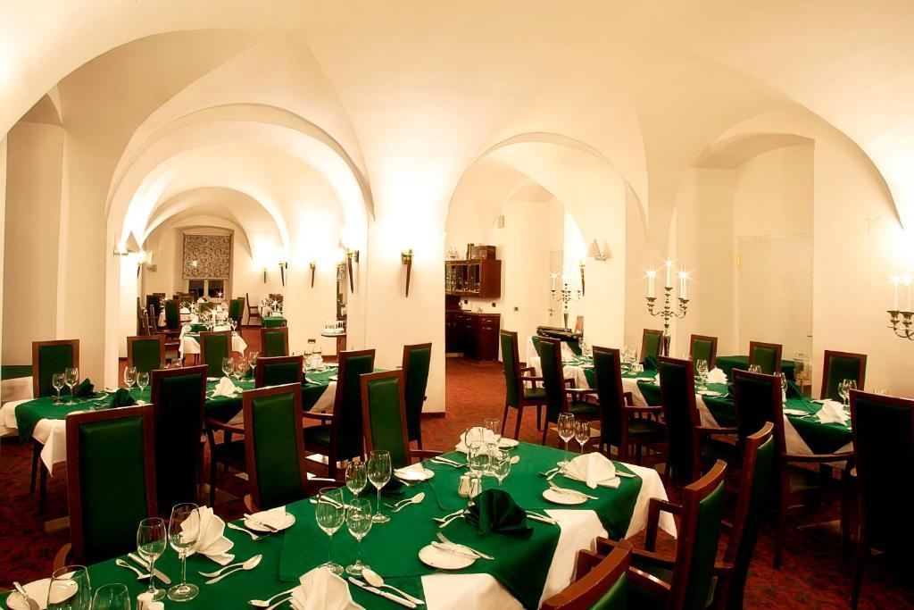 Hotel Schloss Schwarzenfeld Exteriör bild