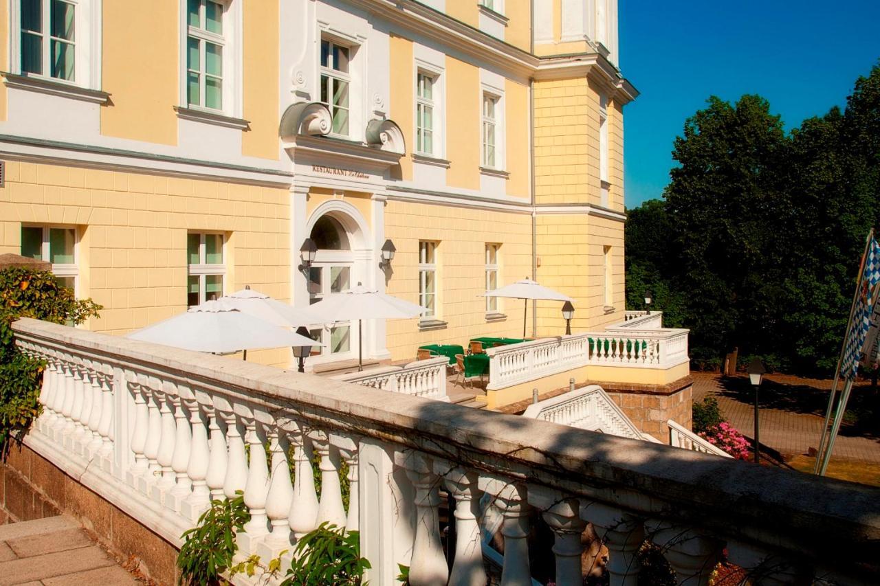 Hotel Schloss Schwarzenfeld Exteriör bild