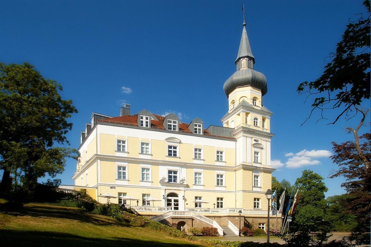 Hotel Schloss Schwarzenfeld Exteriör bild